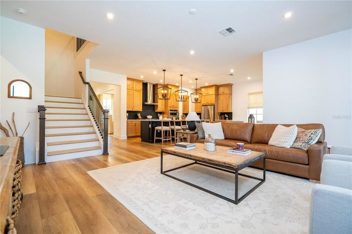 Image No.32-5 Bed Property for sale