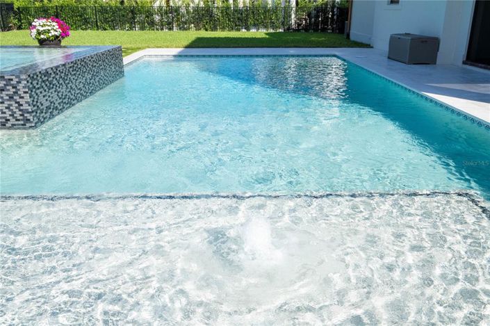 Image No.38-5 Bed Property for sale