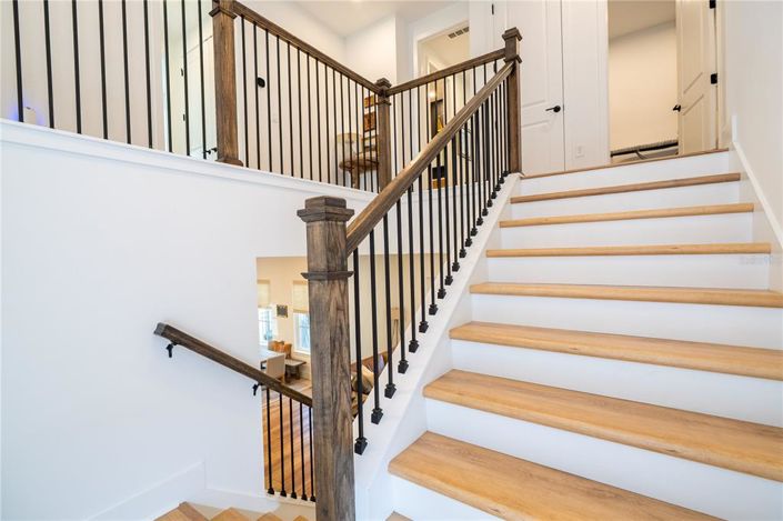 Image No.45-5 Bed Property for sale