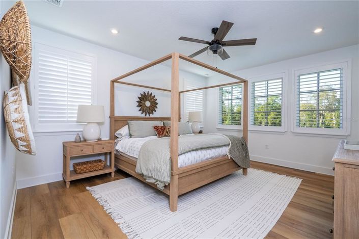 Image No.47-5 Bed Property for sale