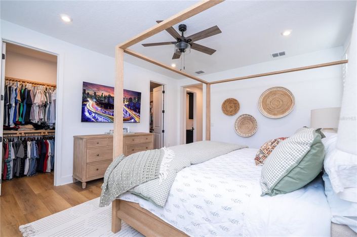 Image No.50-5 Bed Property for sale