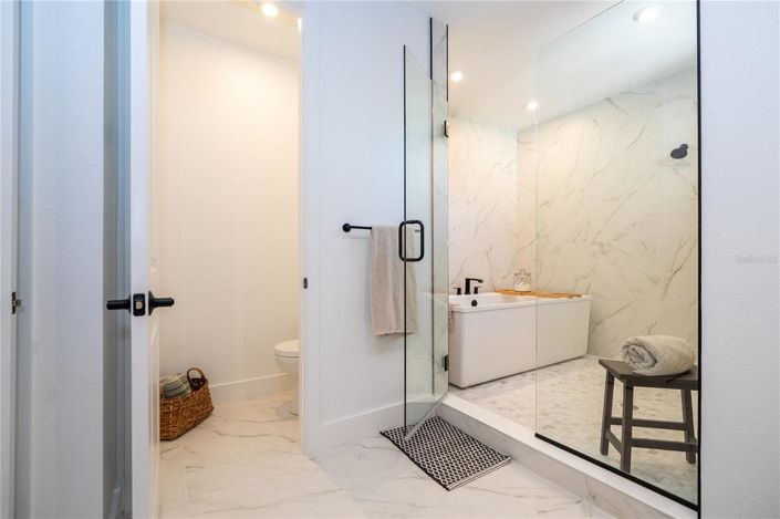 Image No.54-5 Bed Property for sale