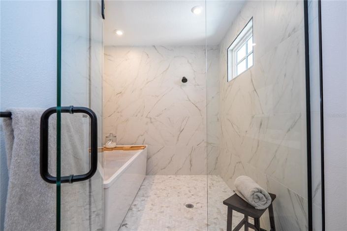 Image No.55-5 Bed Property for sale