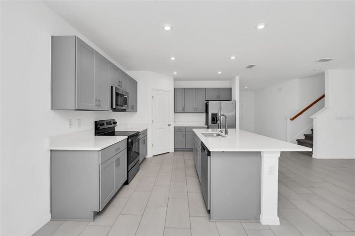 Image No.7-5 Bed Property for sale