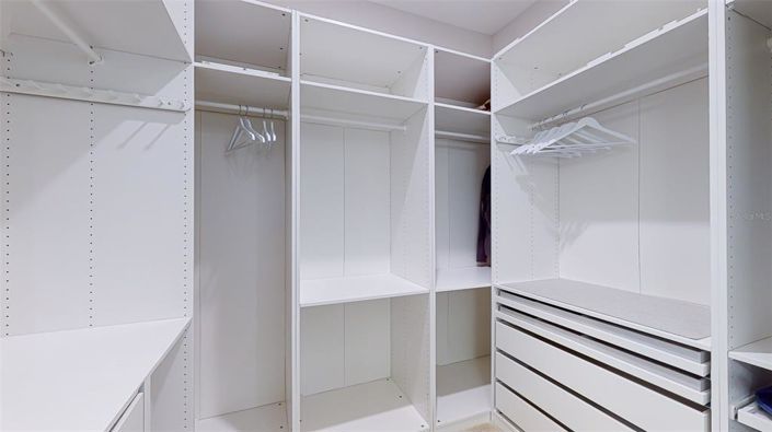 Image No.25-5 Bed Property for sale