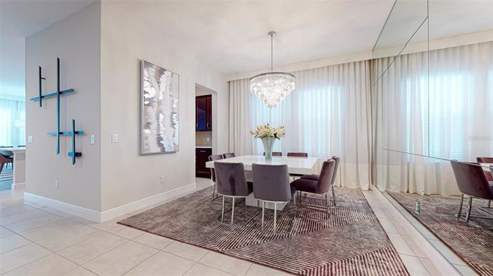 Image No.8-5 Bed Property for sale