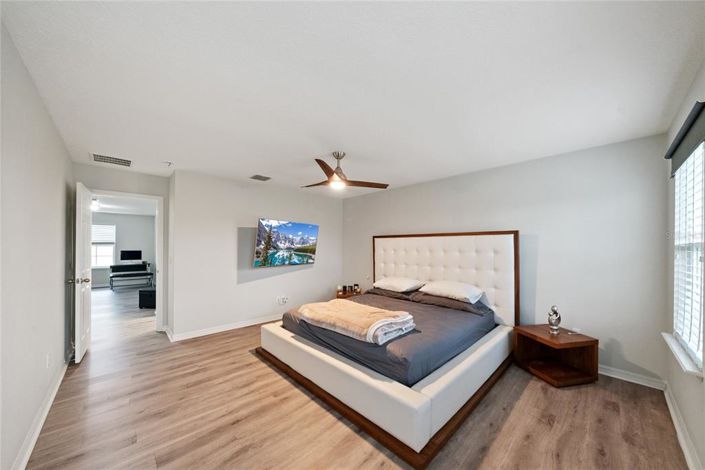 Image No.12-4 Bed Property for sale