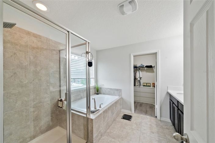 Image No.13-4 Bed Property for sale