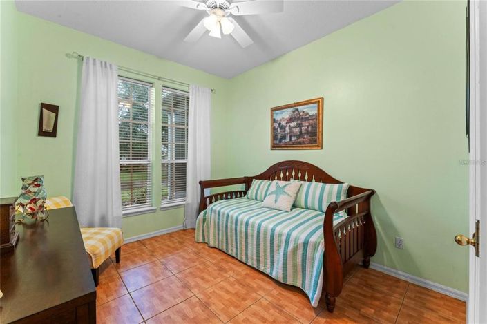 Image No.25-3 Bed Property for sale