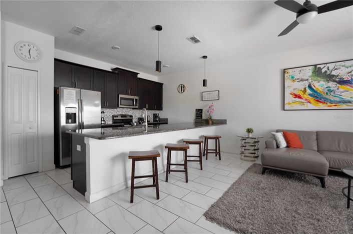 Image No.12-4 Bed Townhouse for sale