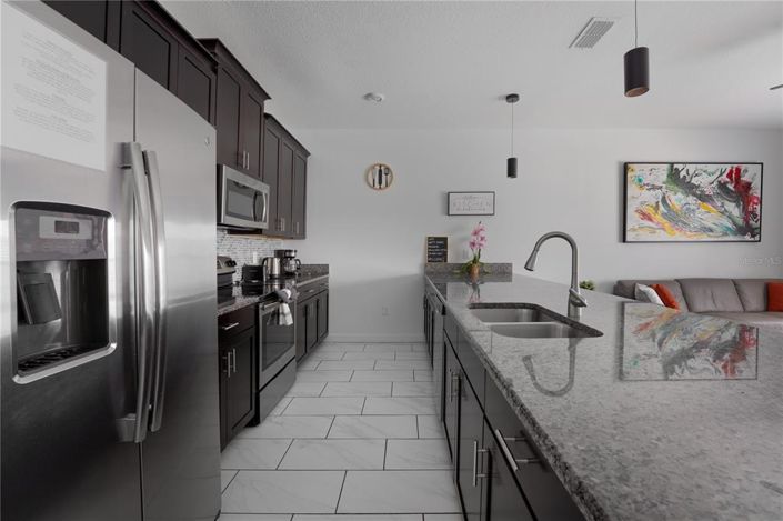 Image No.15-4 Bed Townhouse for sale