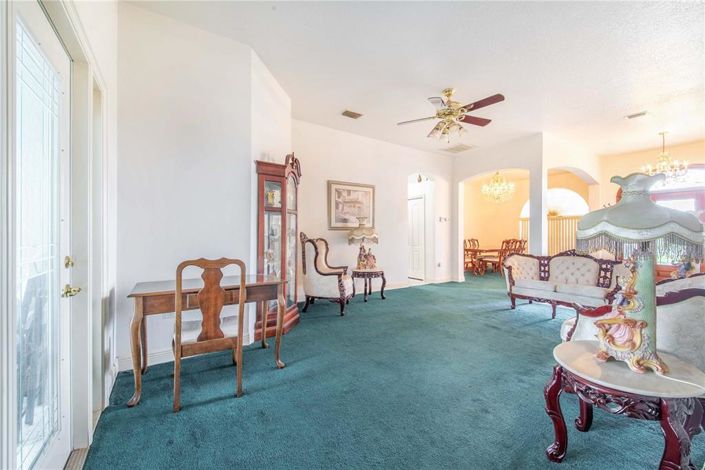 Image No.11-4 Bed Property for sale