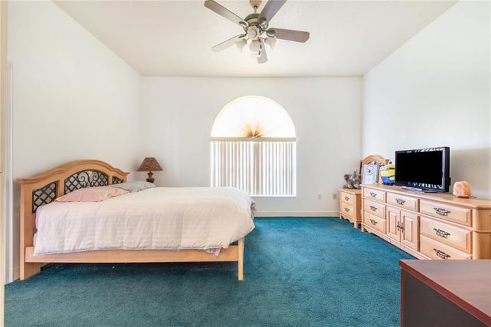 Image No.17-4 Bed Property for sale