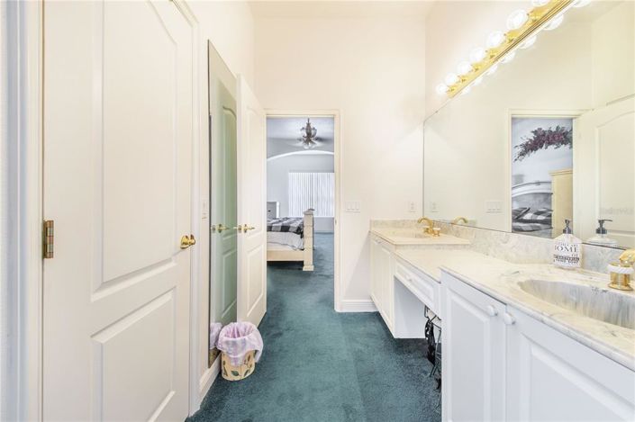 Image No.22-4 Bed Property for sale