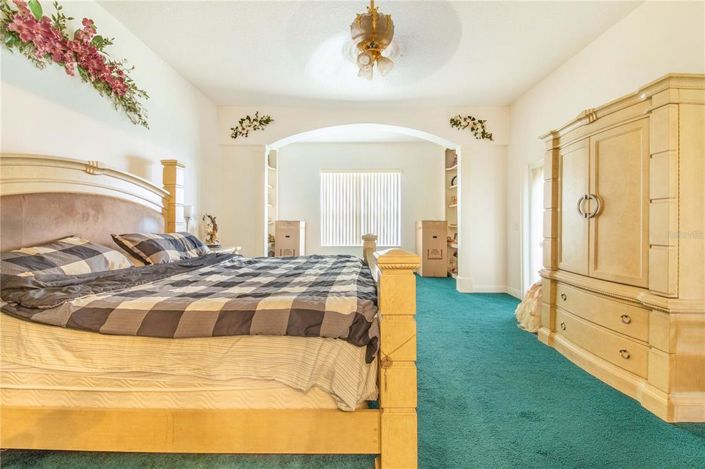 Image No.24-4 Bed Property for sale