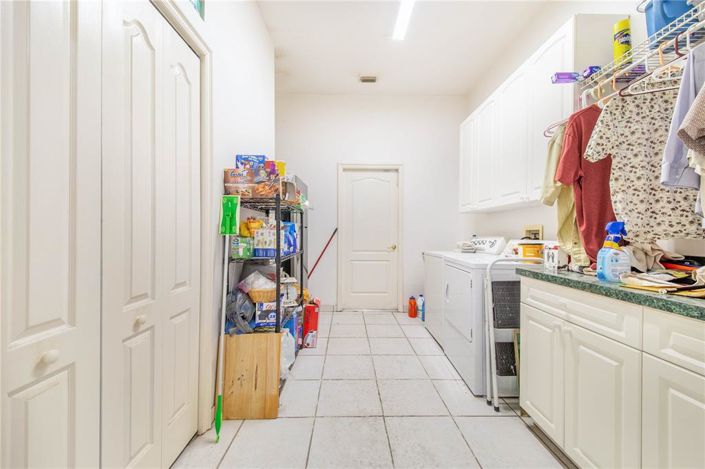 Image No.26-4 Bed Property for sale