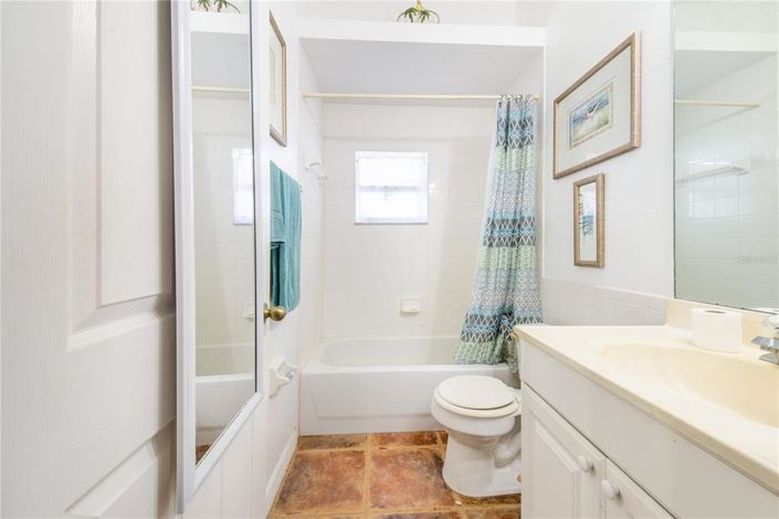 Image No.43-4 Bed Property for sale