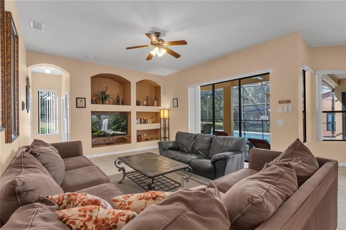 Image No.11-4 Bed Property for sale