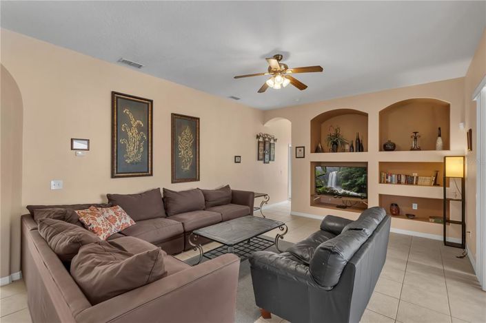 Image No.12-4 Bed Property for sale