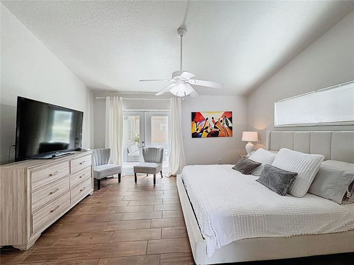 Image No.12-3 Bed Property for sale