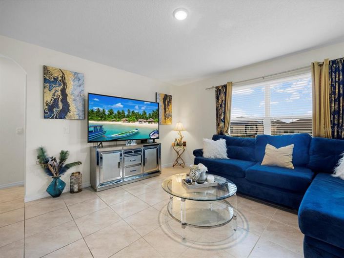 Image No.8-5 Bed Property for sale