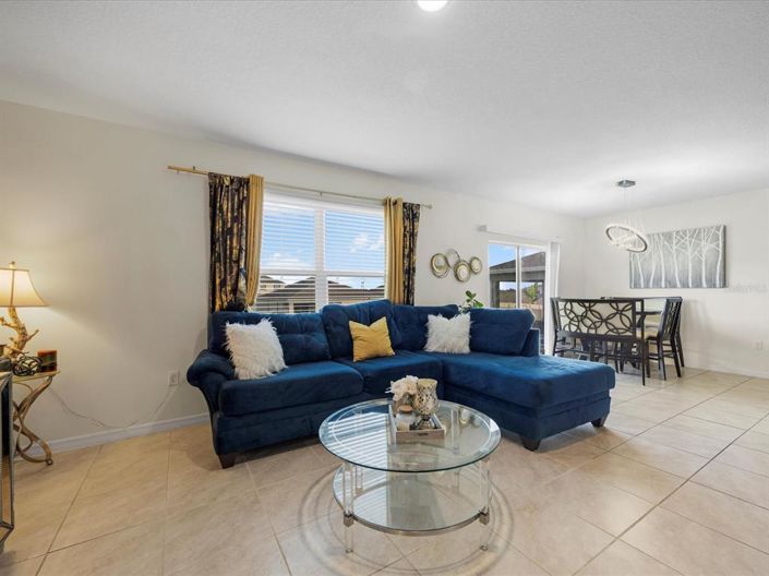 Image No.9-5 Bed Property for sale