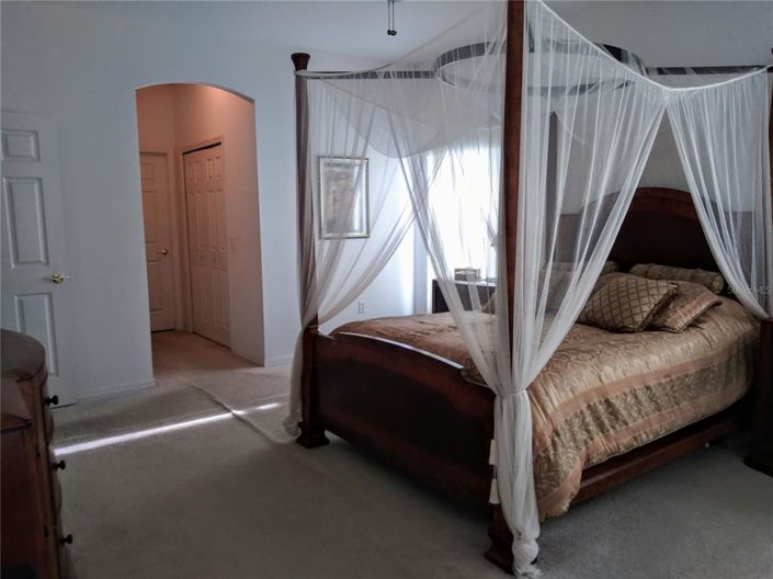 Image No.18-4 Bed Property for sale