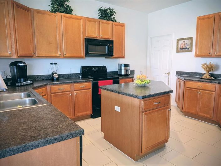 Image No.35-4 Bed Property for sale