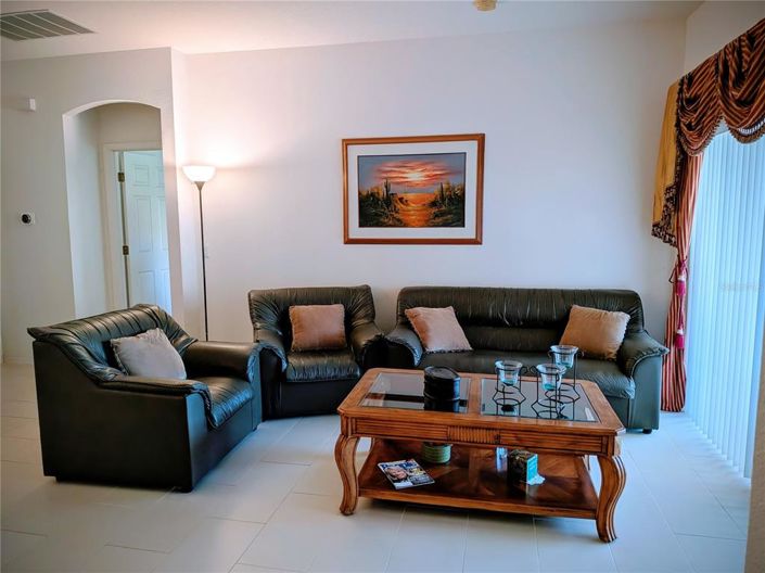 Image No.8-4 Bed Property for sale