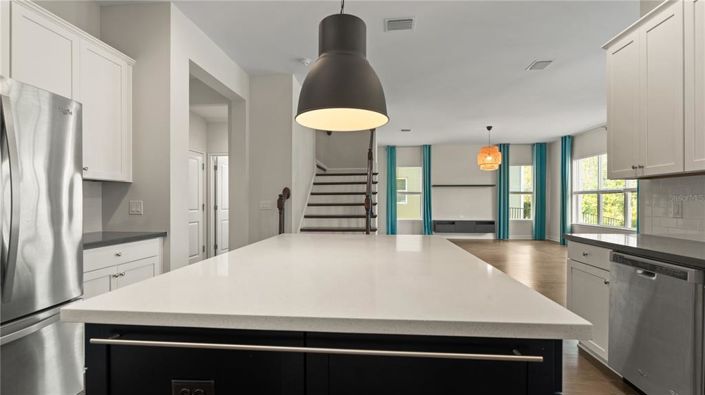 Image No.10-4 Bed Property for sale