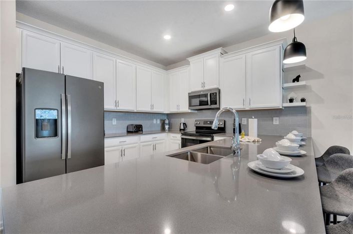 Image No.18-3 Bed Property for sale