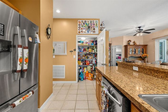 Image No.17-3 Bed Property for sale