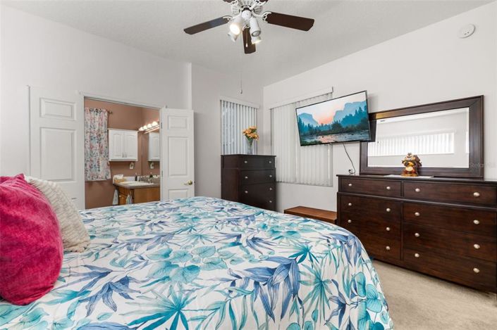 Image No.28-3 Bed Property for sale