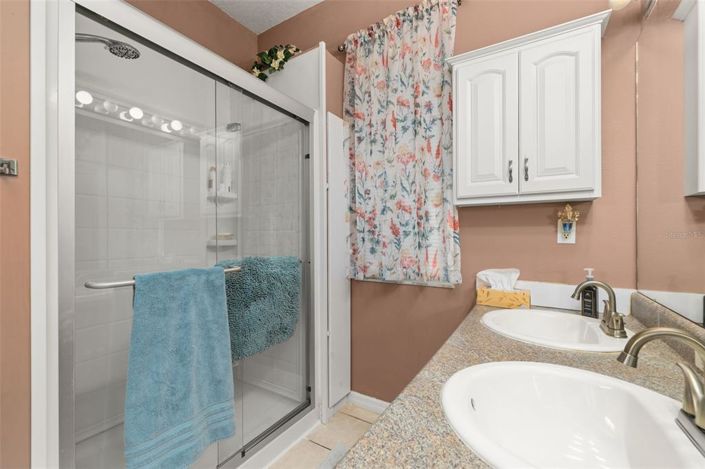 Image No.30-3 Bed Property for sale