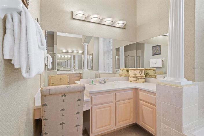 Image No.19-5 Bed Property for sale