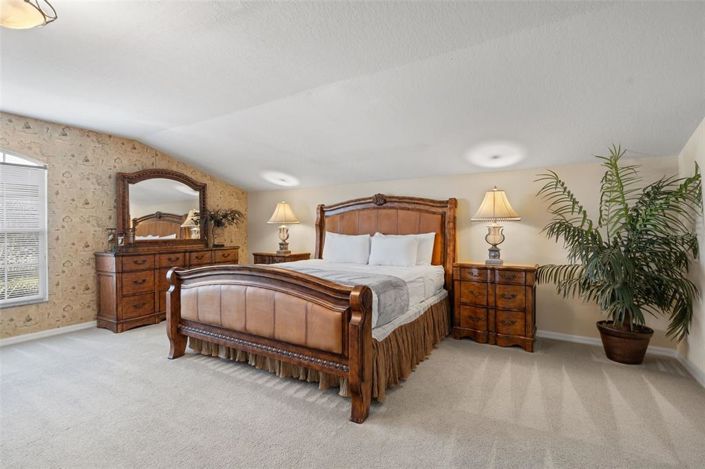 Image No.23-5 Bed Property for sale