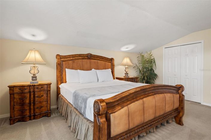 Image No.24-5 Bed Property for sale