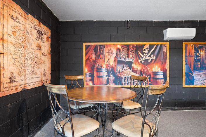 Image No.37-5 Bed Property for sale