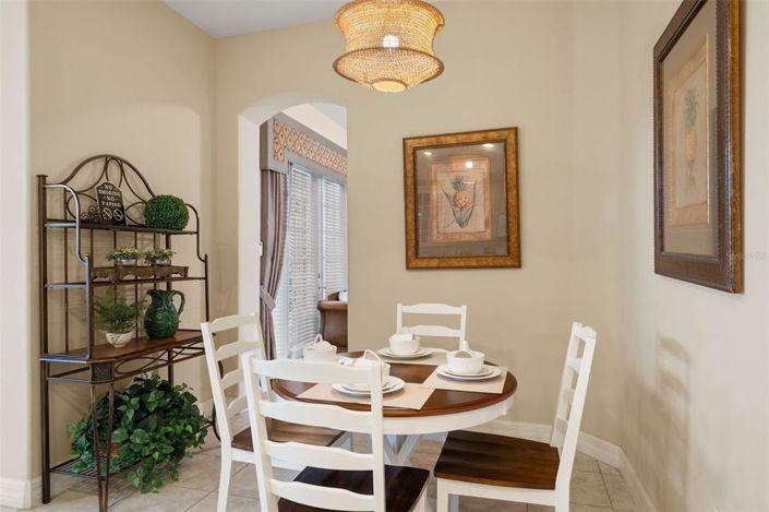 Image No.7-5 Bed Property for sale