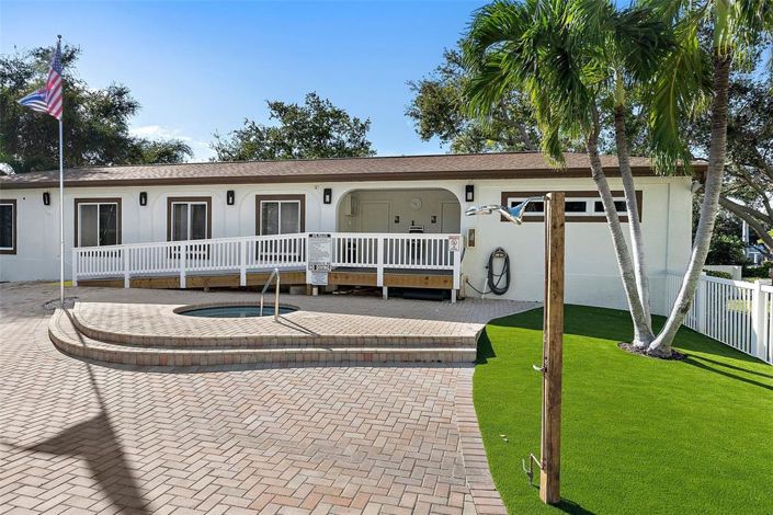 Image No.16-3 Bed Townhouse for sale