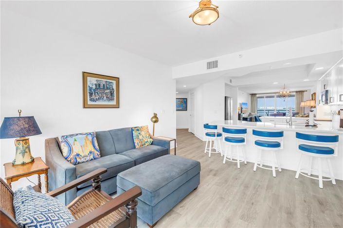 Image No.15-2 Bed Property for sale