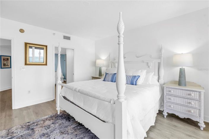 Image No.23-2 Bed Property for sale