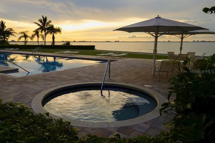 Image No.56-2 Bed Property for sale