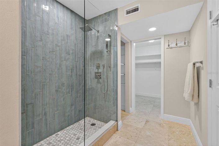 Image No.18-3 Bed Property for sale