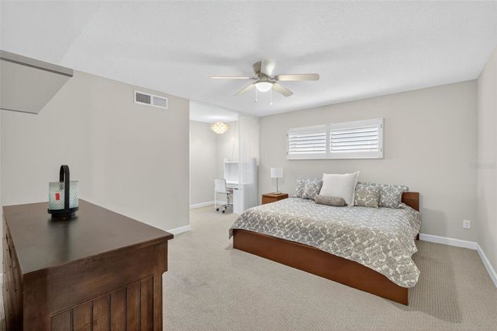 Image No.19-3 Bed Property for sale