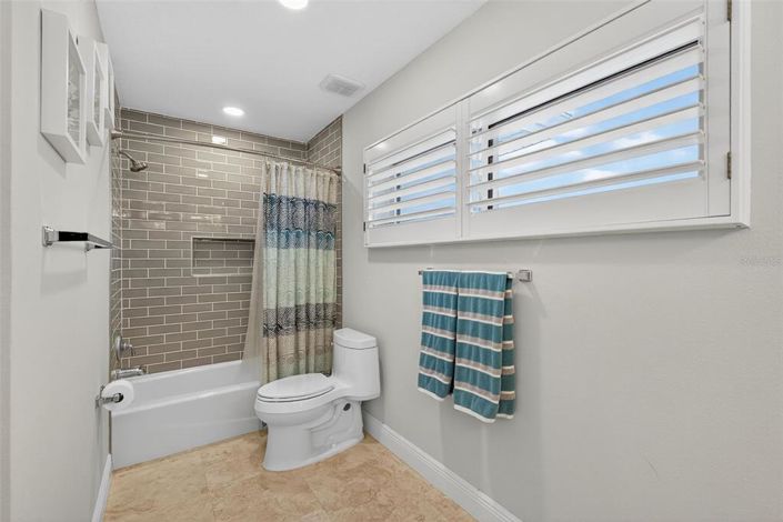 Image No.21-3 Bed Property for sale