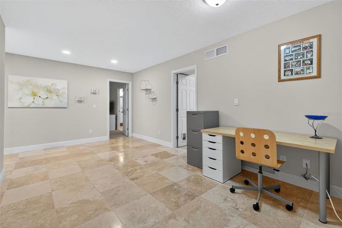 Image No.24-3 Bed Property for sale