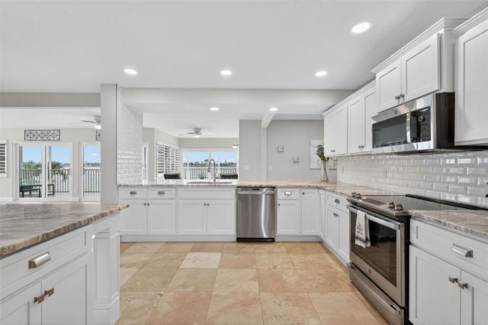 Image No.8-3 Bed Property for sale