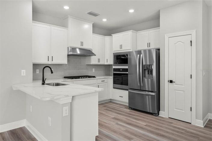 Image No.2-4 Bed Property for sale