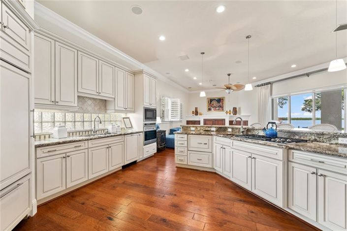 Image No.14-4 Bed Property for sale